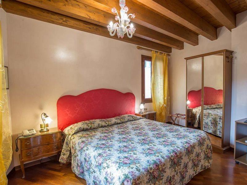 Hotel Piccola Fenice Venetië Buitenkant foto