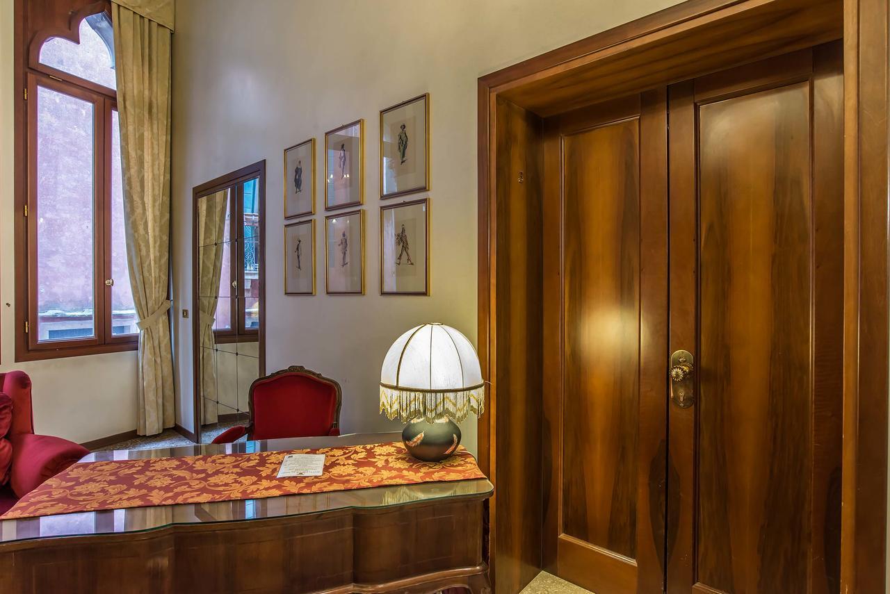 Hotel Piccola Fenice Venetië Buitenkant foto